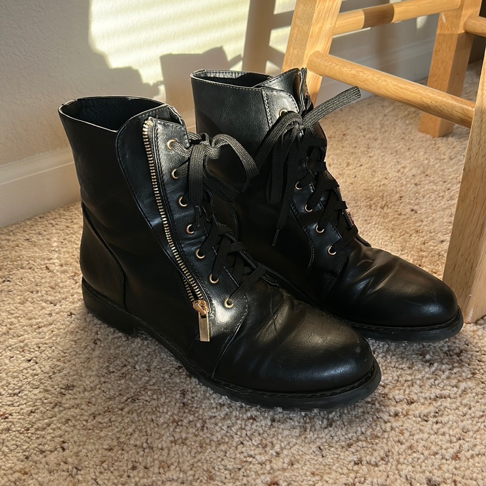 Shoe dazzle combat boots